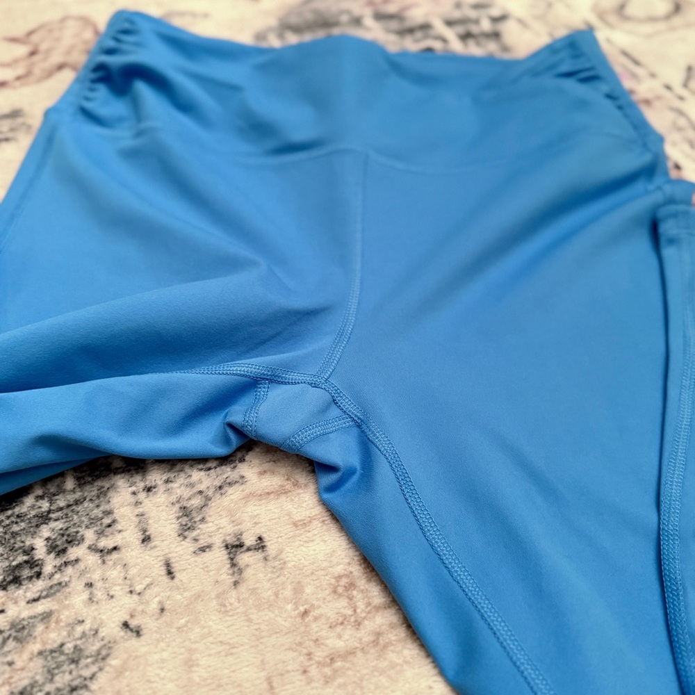 Yogalicious Ruched Waist Ankle Leggings - Picture 3 of 5
